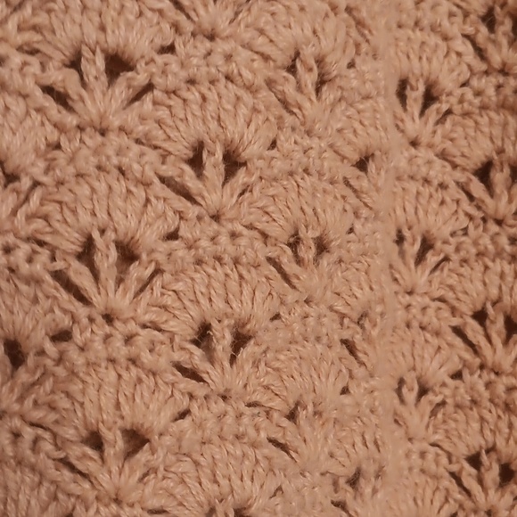 Colleen's Collectibles Elegant Crochet Floral Knitted By Hand Size Medium - Picture 6 of 11